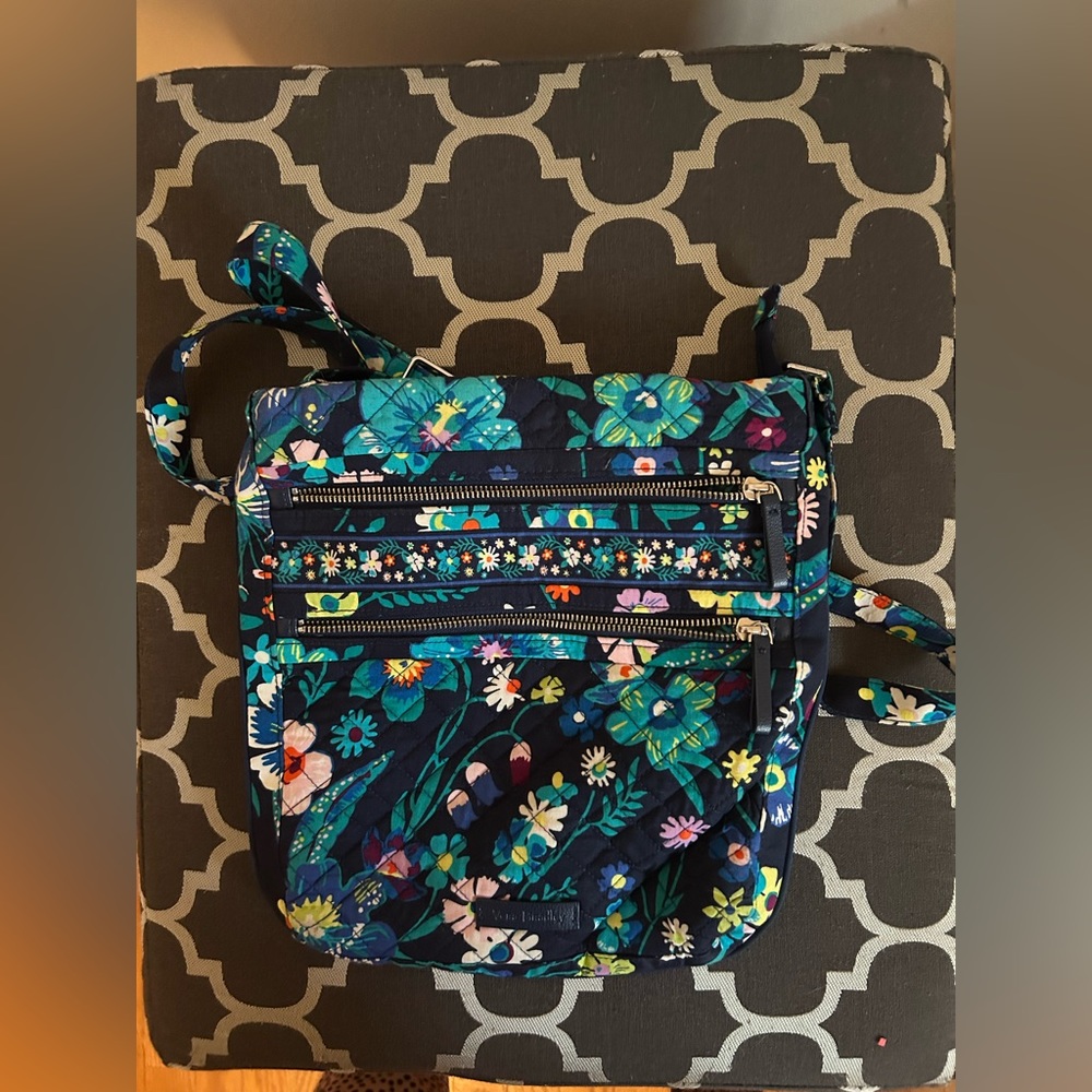 Vera Bradley; crossbody